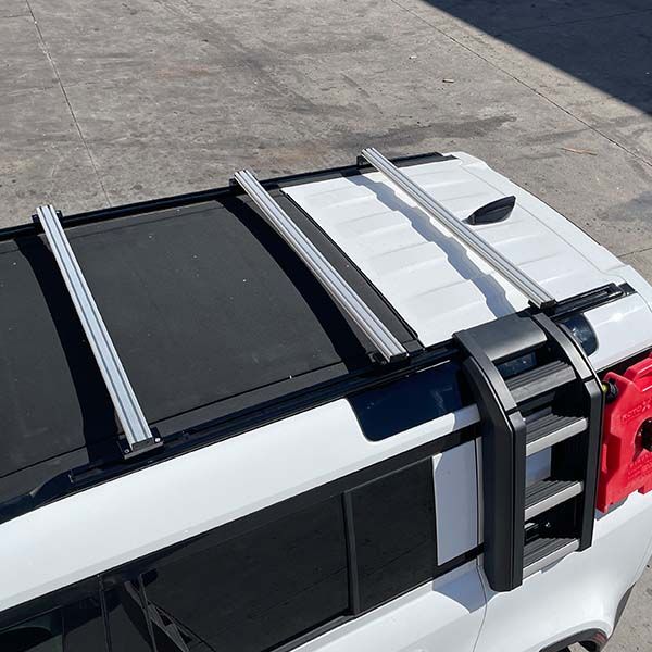 Land Rover Defender 90/110 2020-22 - Low Profile Cross Bar Kit (w/standoffs)
